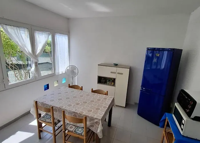 La Casa Del Delfino Апартаменты Поликоро